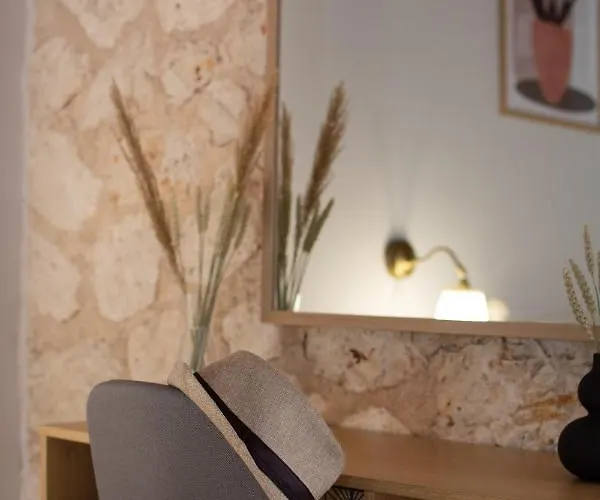 Noemie Guest house 3*